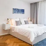 Spacestays Flat For 6 Tv Wifi Apartament