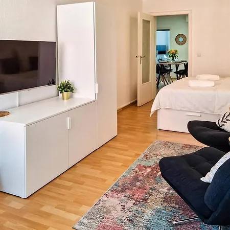 Spacestays Flat For 6 Tv Wifi Apartment