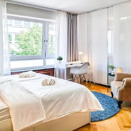 דירה Spacestays Flat For 6 Tv Wifi