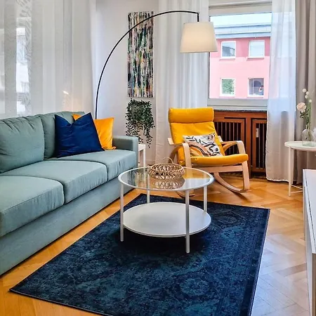 דירה Spacestays Flat For 6 Tv Wifi