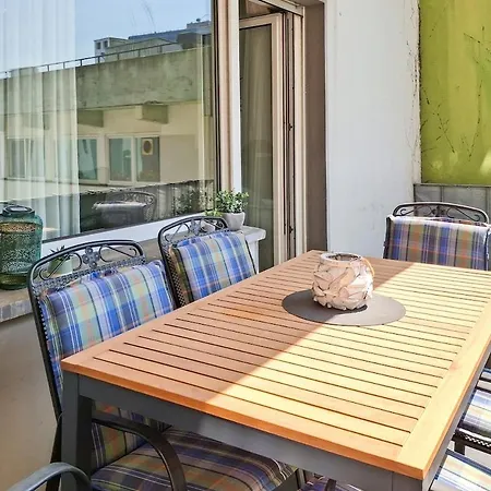 Spacestays Flat For 6 Tv Wifi אסן